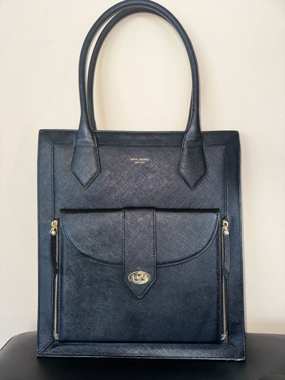 ✨ Henri Bendel Saffiano Black Leather • Zip off Tablet Case • Collector • Rare - Picture 8 of 16